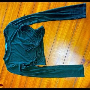 Green cropped long sleeve shirt